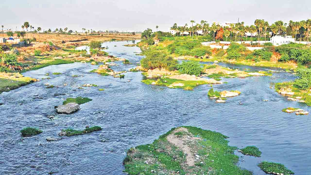 మూసీ పొడవునా.. రీటెయినింగ్‌ వాల్‌