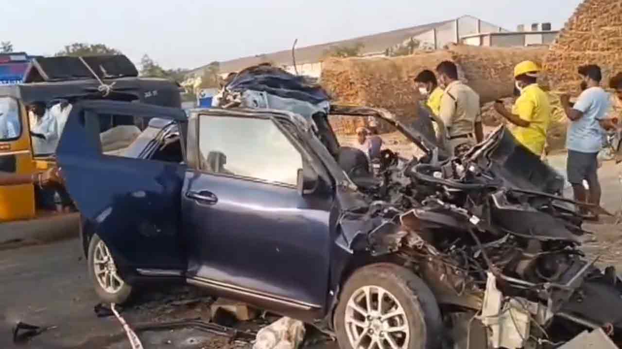 Road accident | నంద్యాలలో ఘోర రోడ్డు ప్రమాదం.. నగరానికి చెందిన కొత్త దంపతులు సహా ఐదుగురు దుర్మరణం