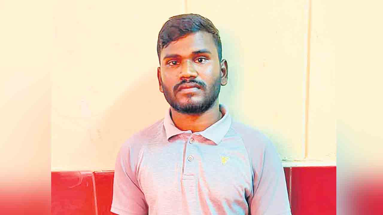 బాలిక నగ్న చిత్రాలు పంపించి..