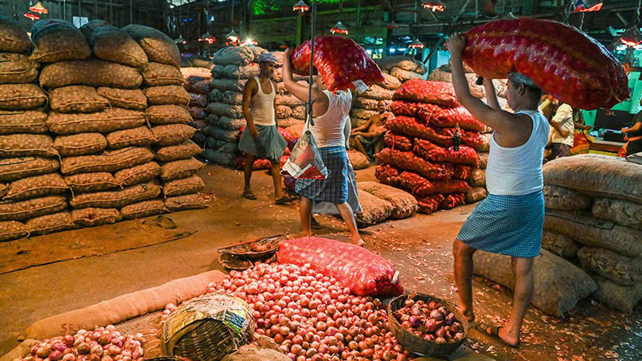 Onion Export Ban | ఉల్లి ఎగుమతులపై నిషేధాన్ని పొడిగించిన కేంద్రం..