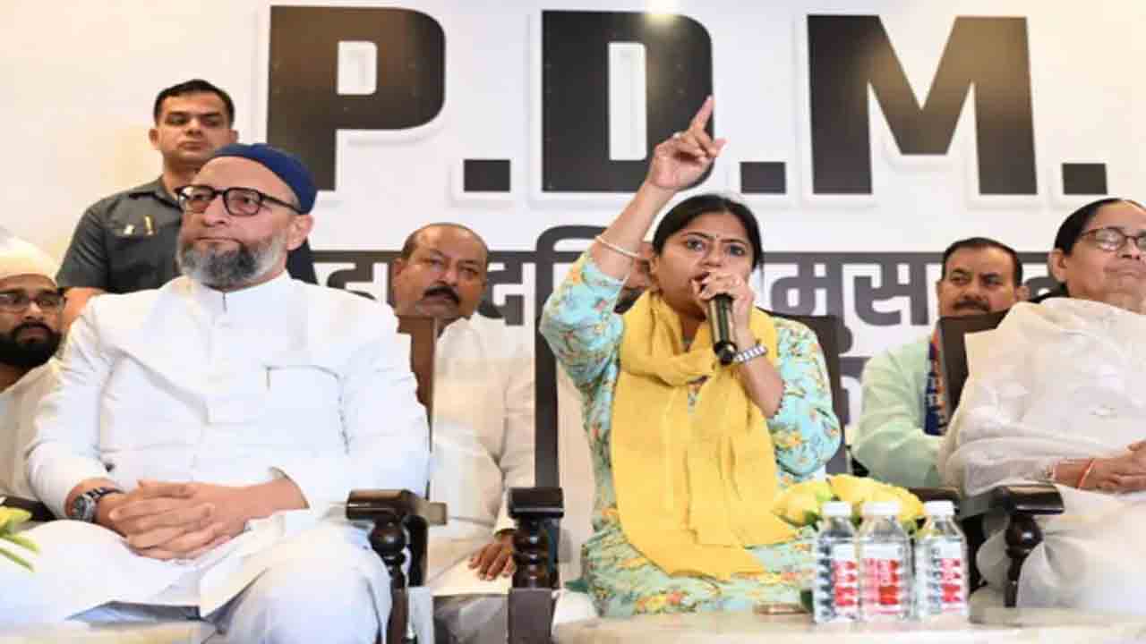 AIMIM Ties Up With Apna Dal (K) | యూపీలోని అప్నా దళ్ (కే)తో.. అసదుద్దీన్ ఒవైసీ పార్టీ పొత్తు