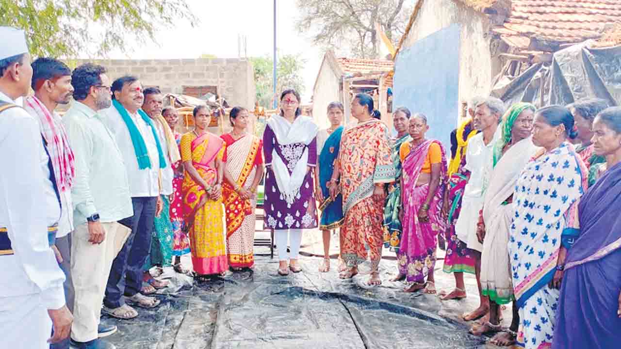 ఆదివాసీల అభ్యున్నతికి కృషి