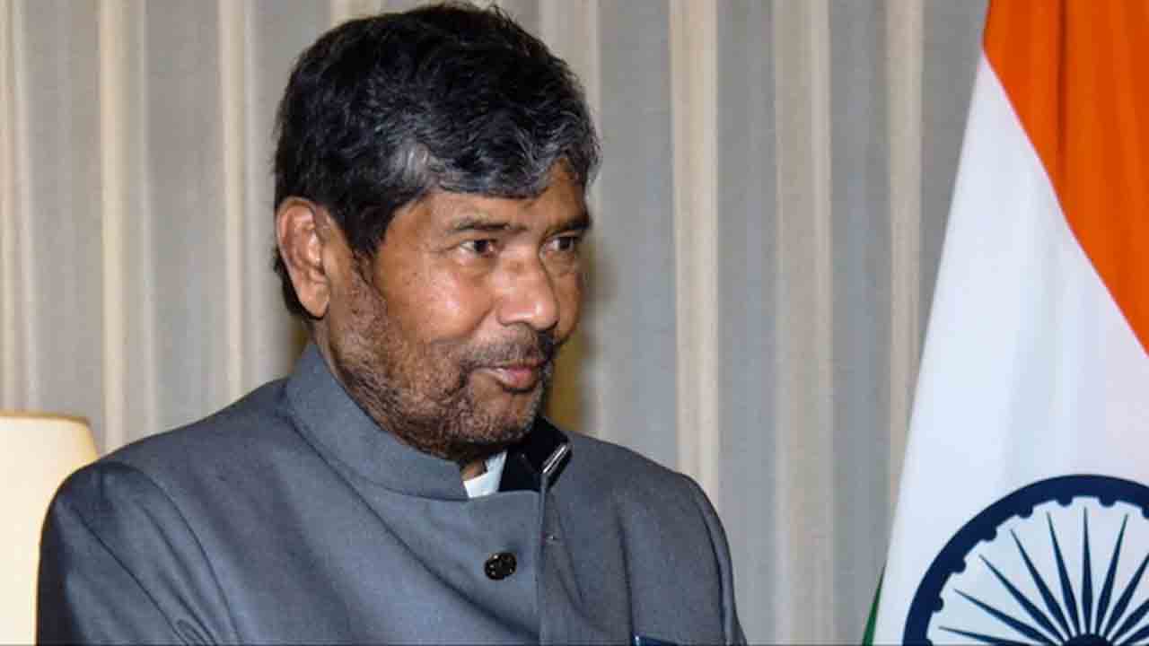 Pashupati Paras | చిరాగ్‌ పాశ్వాన్‌ పార్టీకి ఐదు సీట్లు కేటాయింపు.. మోదీ కేబినెట్‌కు రాజీనామా చేసిన పశుపతి పరాస్‌