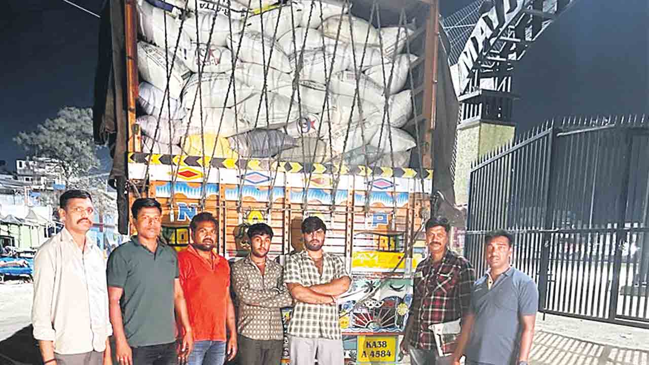 భారీగా రేషన్‌ బియ్యం పట్టివేత