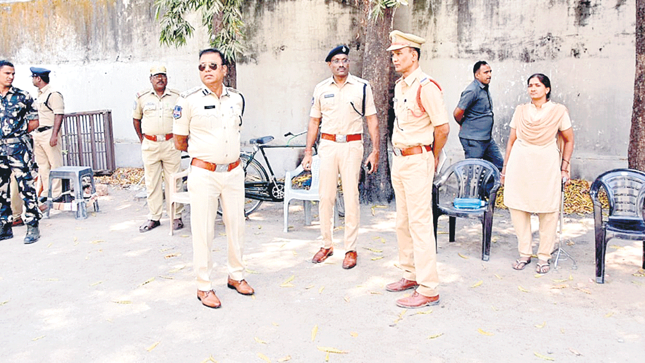 అక్రమ దందాలపై ప్రత్యేక నిఘా