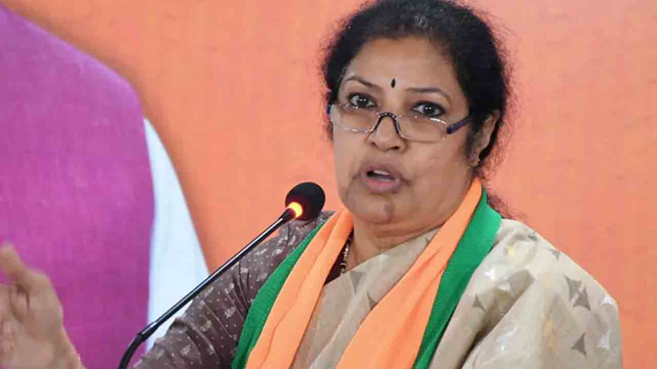 Purandeshwari | దుష్ట శిక్షణ, శిష్ట రక్షణ కోసమే పొత్తులు : దగ్గుబాటి పురందేశ్వరి