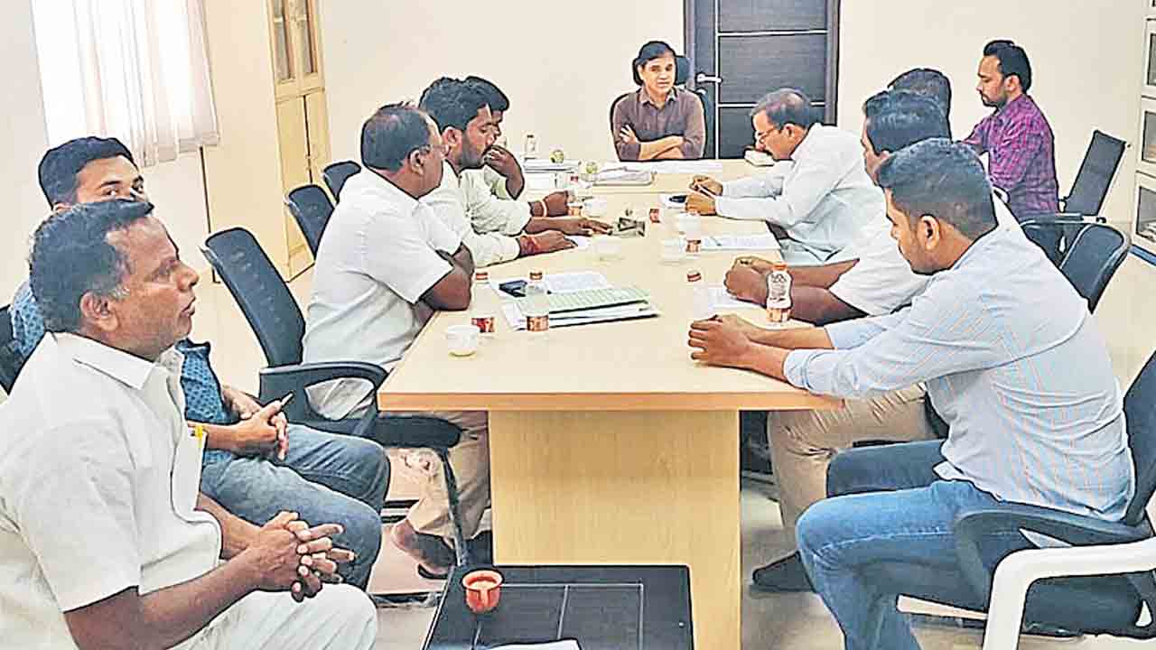 ఎన్నికల కోడ్‌ ఉల్లంఘిస్తే చర్యలు