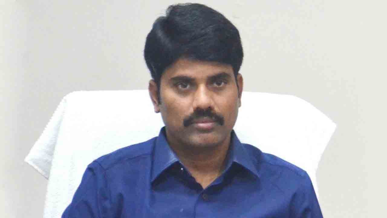 ‘మన ఊరు-మన బడి’ పనులను పూర్తి చేయండి