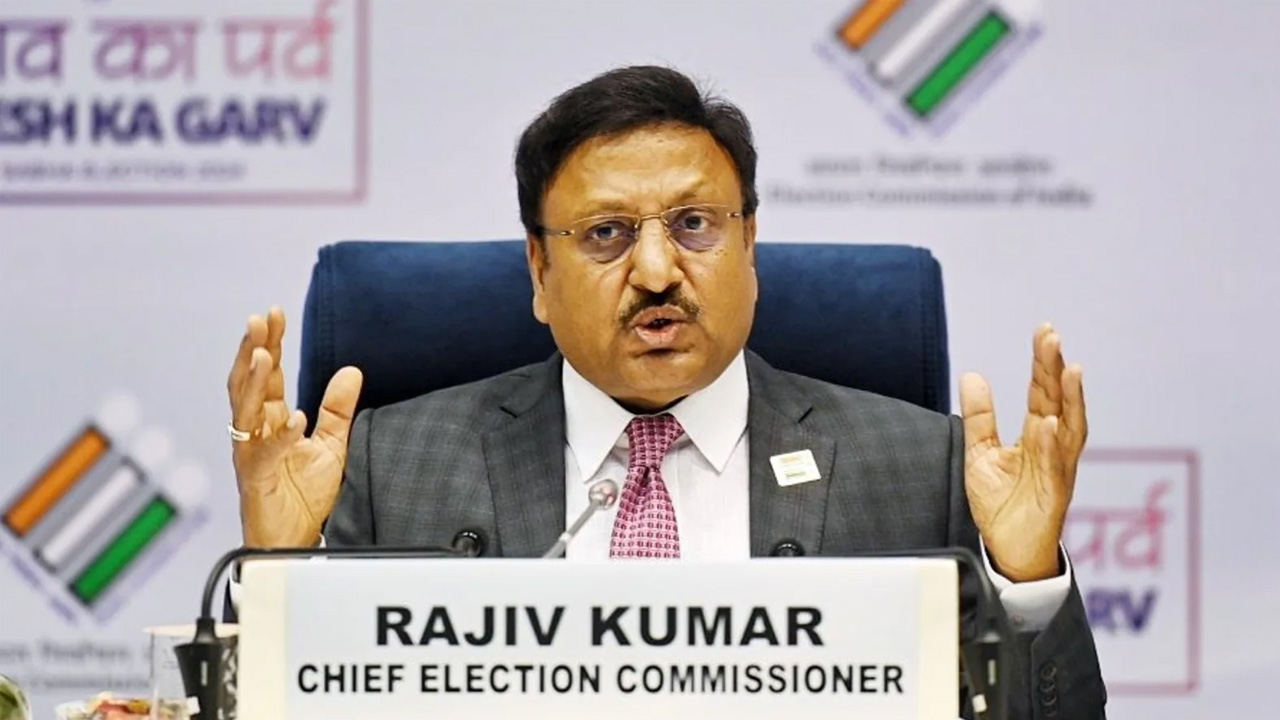 Election Commission | ఎన్నికల్లో పేపర్‌ వాడకాన్ని తగ్గించండి.. రాజకీయ పార్టీలకు ఈసీ సూచన..