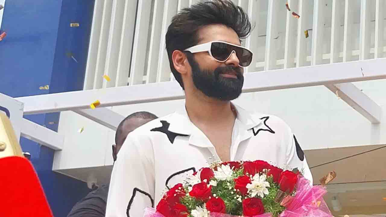 Ram Pothineni | ఉస్తాద్ రామ్‌ స్టైలిష్ లుక్‌కు నెటిజన్లు ఫిదా.. ట్రెండింగ్‌లో విజువల్స్‌