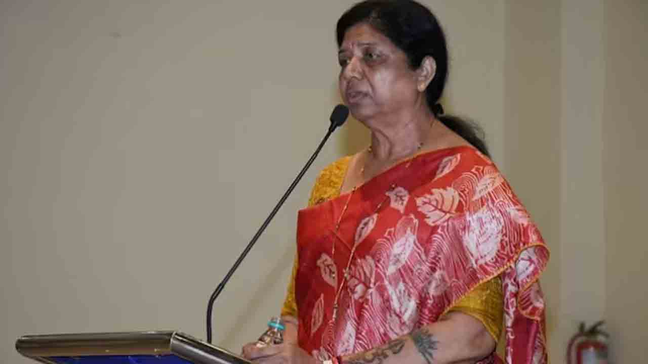 BJP MP out of polls | లోక్‌సభ ఎన్నికల పోటీ నుంచి తప్పుకున్న బీజేపీ మహిళా ఎంపీ.. వ్యక్తిగత   కారణమని వెల్లడి