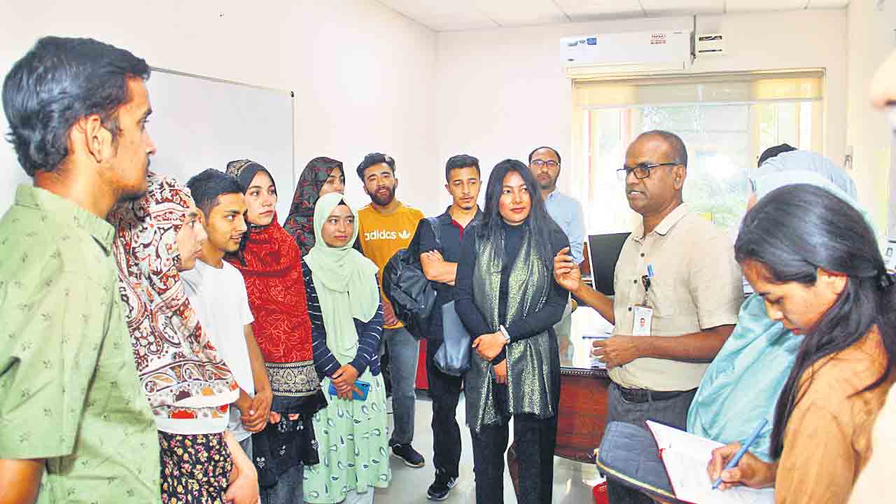 Hyderabad | పరిశోధన నిలయం భాగ్యనగరం.. నగరంలోని పరిశోధన సంస్థలకు క్యూ కడుతున్న విద్యార్థులు