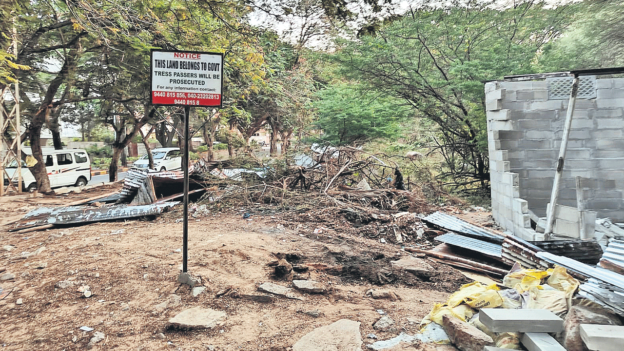 Hyderabad | 200 కోట్ల విలువైన ప్రభుత్వ భూమి కబ్జా.. జూబ్లీహిల్స్‌లో రెచ్చిపోతున్న అక్రమార్కులు