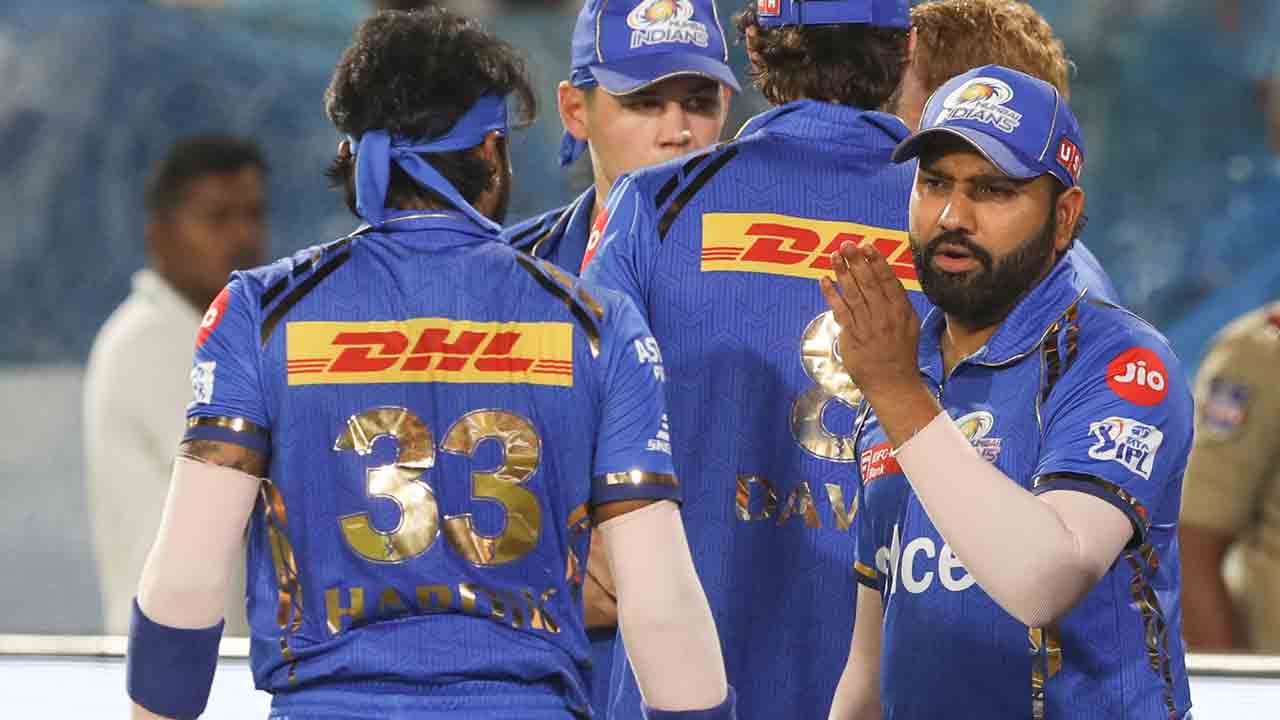 Mumbai Indians | ముంబై ఇండియన్స్‌లో సమ్‌థింగ్‌ ఈజ్‌ ఫిషి.. కెప్టెన్సీ మార్పుతో రెండు గ్రూపులుగా జట్టు?