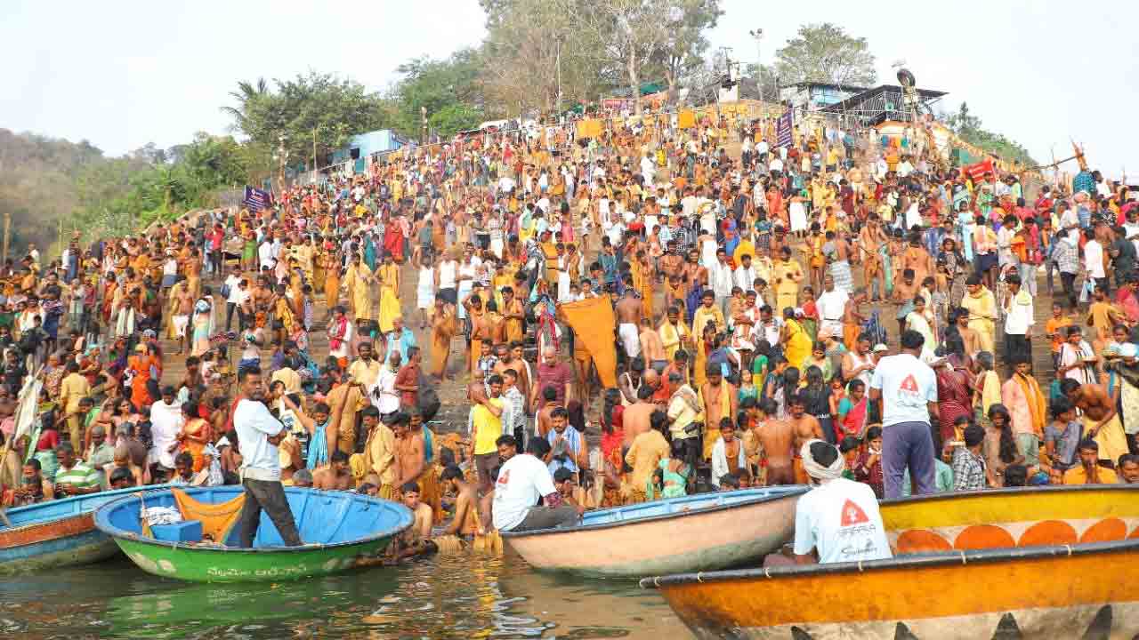 శ్రీగిరి.. భక్తఝరి