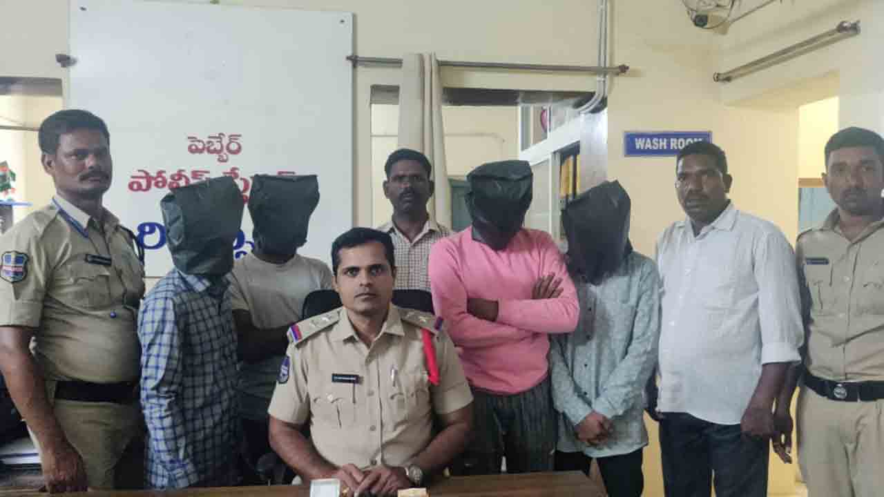 ధాన్యం దొంగల ముఠా అరెస్టు