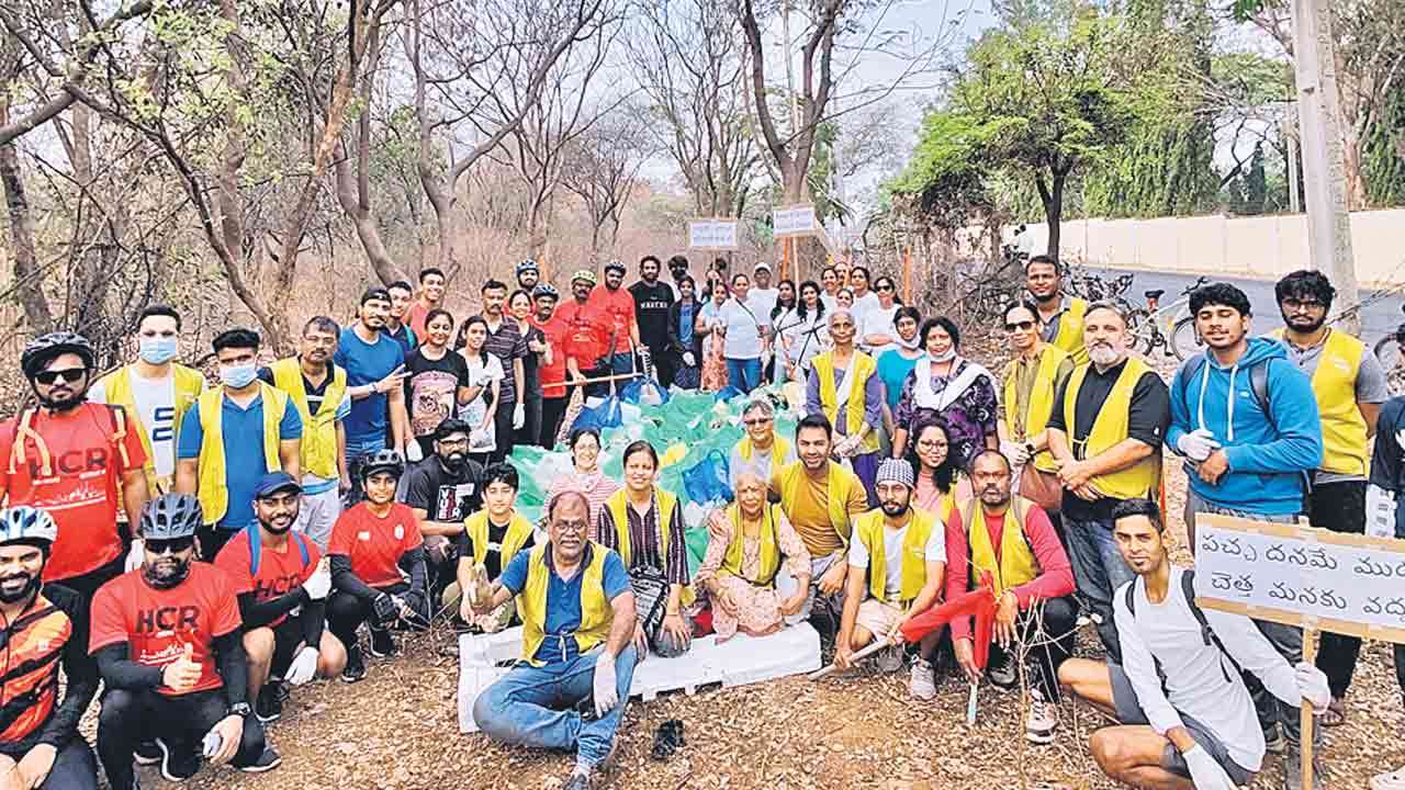 పరిసరాల శుభ్రత.. అందరి బాధ్యత