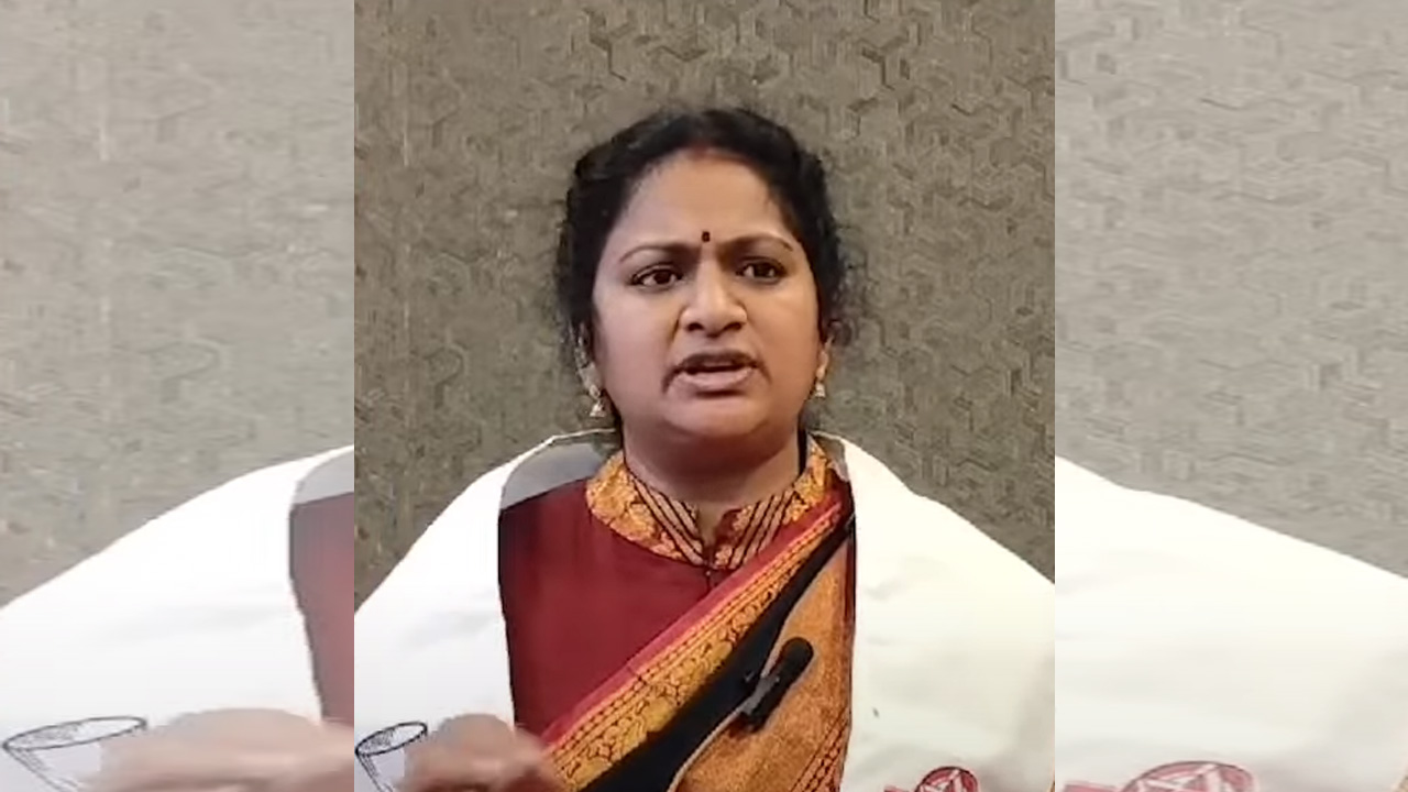 Janasena | ఊకదంపుడు ఉపన్యాసాలే కానీ.. యువత గురించి ఆలోచించారా..? పవన్‌పై సరోజ ఆగ్రహం