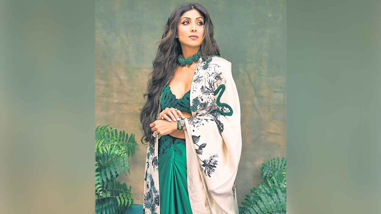 Shilpa Shetty | రోమన్‌ శిల్పంలా కనికట్టు చేస్తున్న శిల్పాశెట్టి