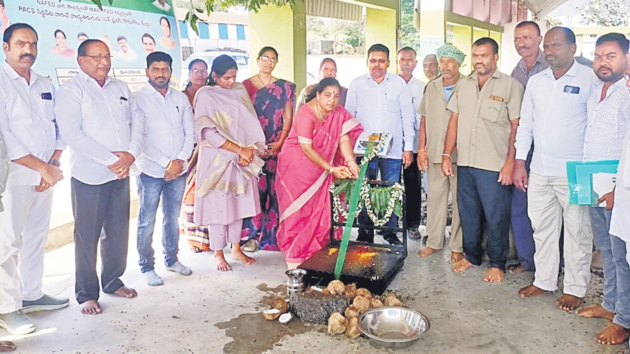 కొనుగోలు కేంద్రాలను సద్వినియోగం చేసుకోవాలి