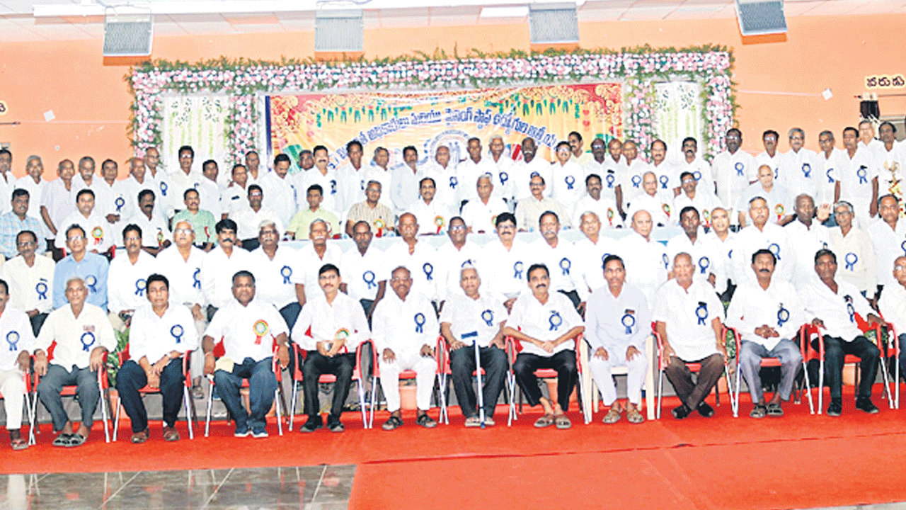 సింగరేణి రిటైర్డ్‌ అధికారుల ఆత్మీయ సమ్మేళనం