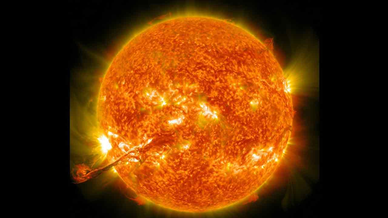 Solar Storm | భూమిని తాకిన బలమైన సౌర తుఫాన్‌.. భూ అయస్కాంత క్షేత్రంలో అవరోధాలు..!