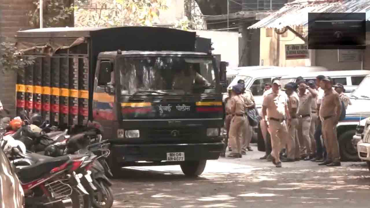 Somalian pirates |  ఆ 35 మంది సోమాలియా సముద్ర దొంగలకు 10 రోజుల పోలీస్‌ కస్టడీ.. Video