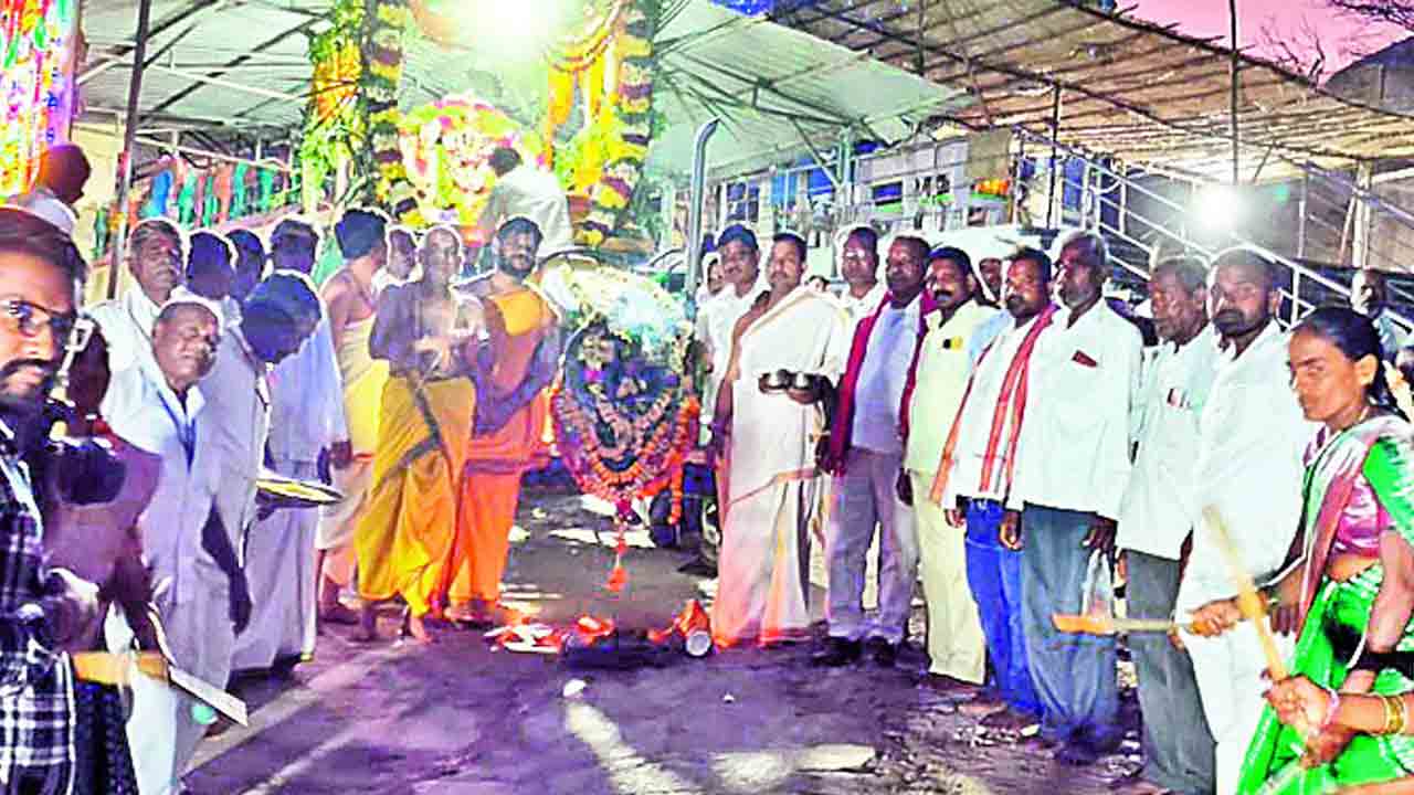 వైభవంగా వేంకటేశ్వరుడి రధోత్సవం