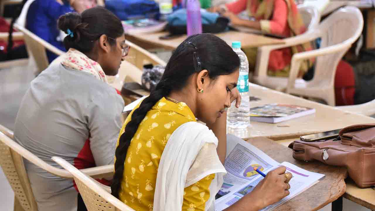 DSC | జూలై 17 నుంచి 31 వరకు డీఎస్సీ పరీక్ష.. జూన్‌ 20 వరకు దరఖాస్తుల గడువు