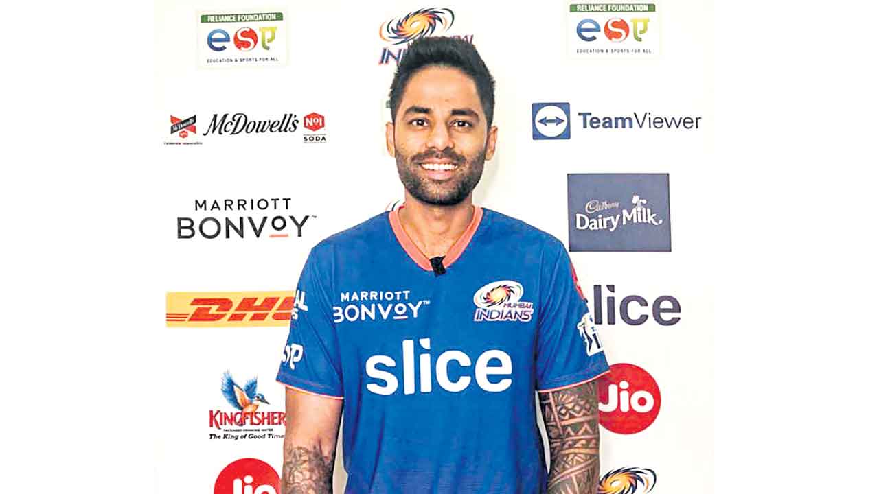 ముంబై తొలి పోరుకు సూర్య దూరం