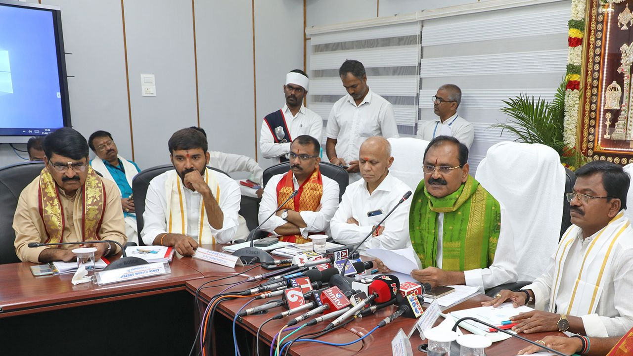 TTD | కాంట్రాక్ట్‌ ఉద్యోగులకు టీటీడీ గుడ్‌న్యూస్‌.. బోర్డు మీటింగ్‌లో కీలక నిర్ణయాలు తీసుకున్న టీటీడీ