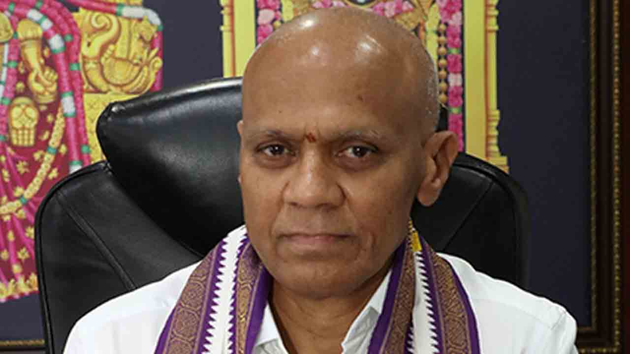 శ్రీశైలం మల్లన్నకు తిరుమల వెంకన్న పట్టువస్ర్తాలు