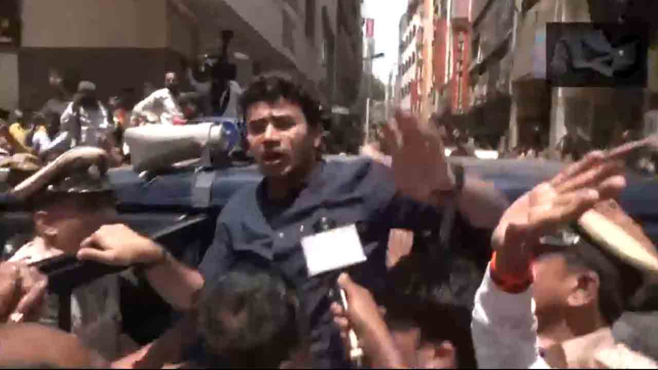 Tejasvi Surya | షాక్‌ కీపర్‌పై దాడిని నిరసిస్తూ ఆందోళన.. బీజేపీ ఎంపీ తేజస్వి సూర్య అరెస్ట్.. Videos