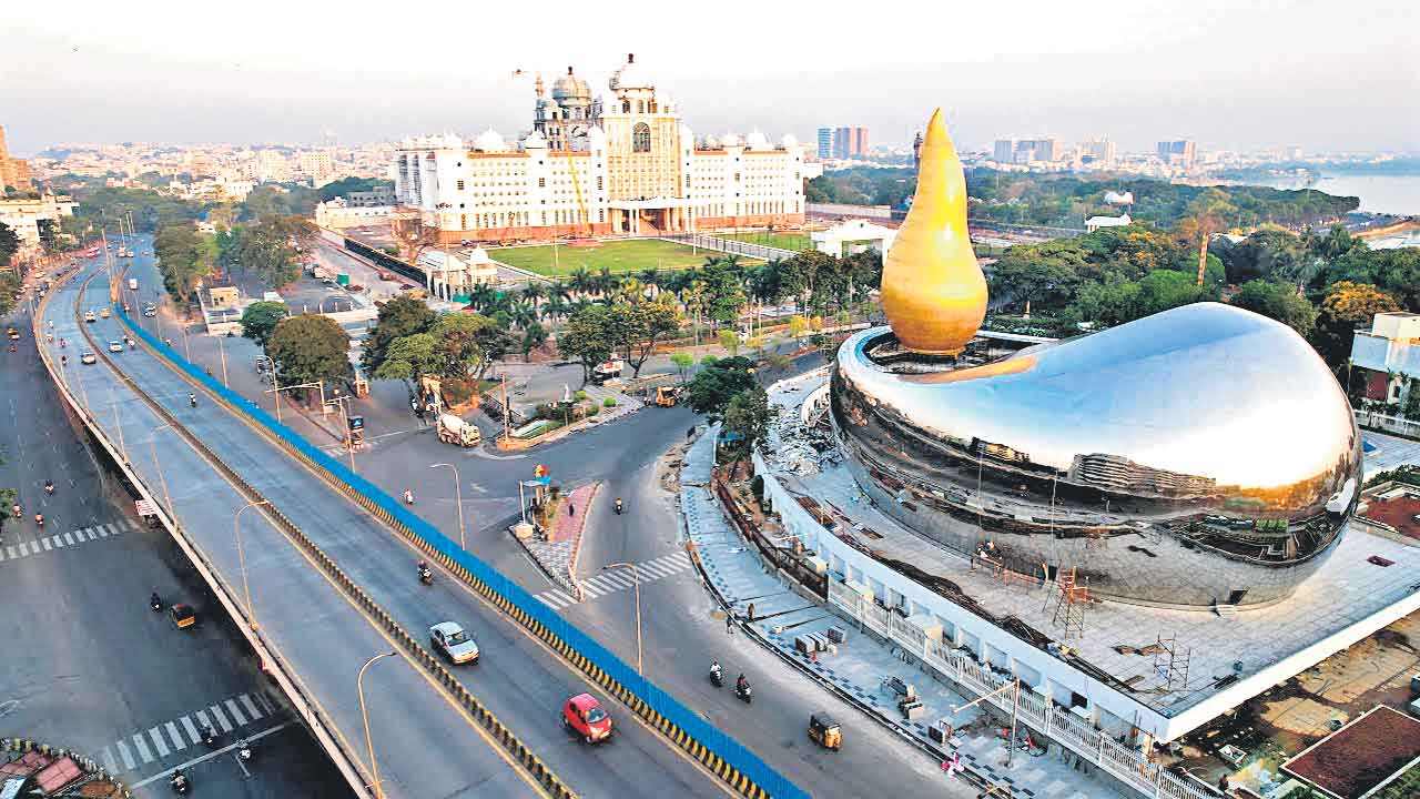 Telangana Martyrs Memorial | జాతీయ స్థాయికి అమరవీరుల స్థూపం.. హిస్టరీ టీవీ18 చానల్‌లో రాత్రి 8 గంటలకు ప్రత్యేక కథనం