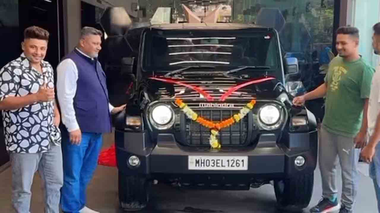 Anand Mahindra | ఇచ్చిన మాట నిలబెట్టుకున్న ఆనంద్‌ మహీంద్రా.. సర్ఫరాజ్‌ తండ్రికి థార్‌ కారు