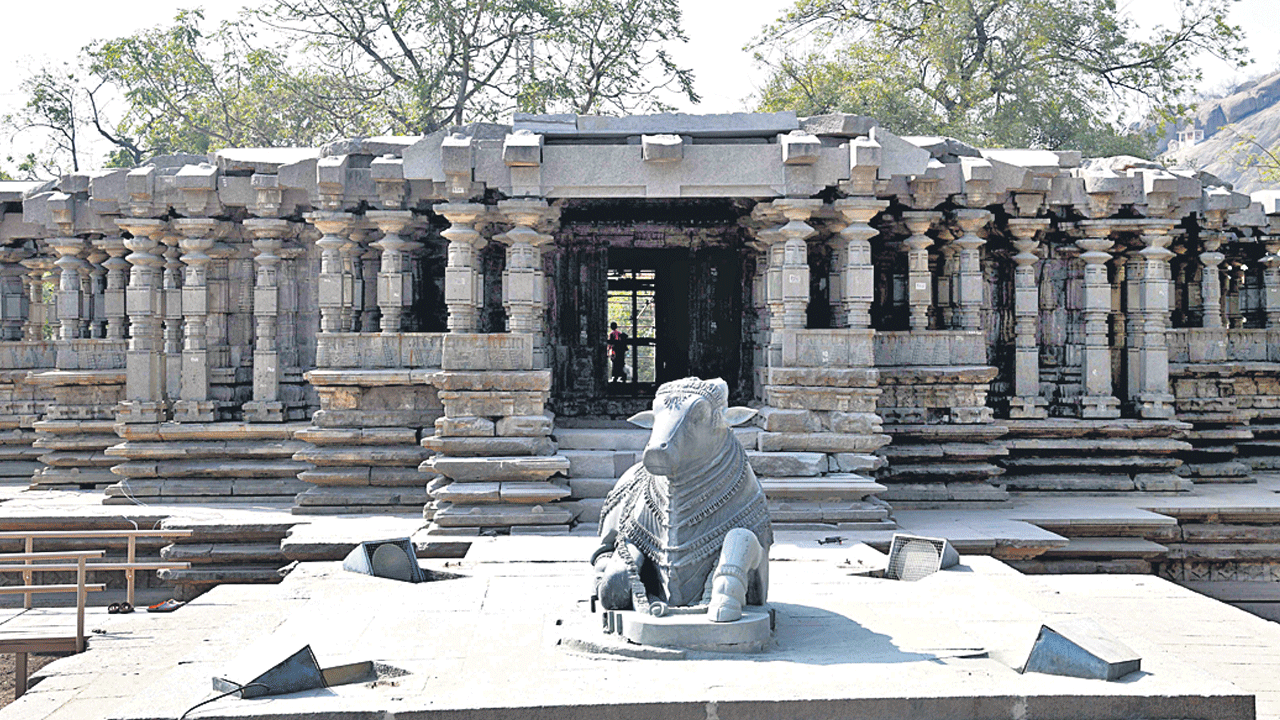 Thousand Pillar Temple | ముస్తాబైన వేయి స్తంభాలగుడి కల్యాణ మండపం..