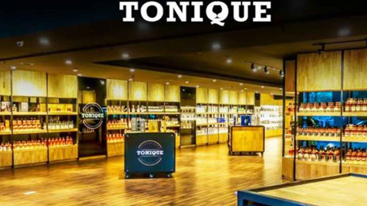 Tonique Liquor | టానిక్‌ లిక్కర్‌ దుకాణాలపై జీఎస్టీ అధికారుల దాడులు
