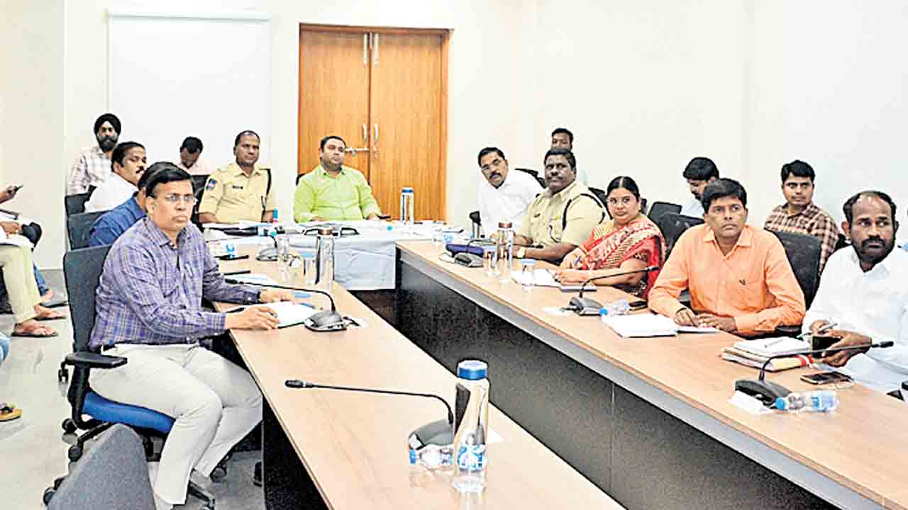 ఎన్నికల నిబంధనలు పాటించాలి