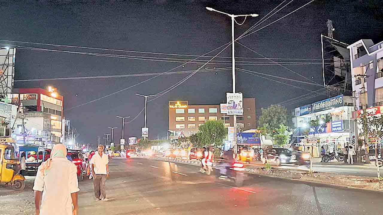 సాగర్‌ రహదారిపై వెలుగులేవి?