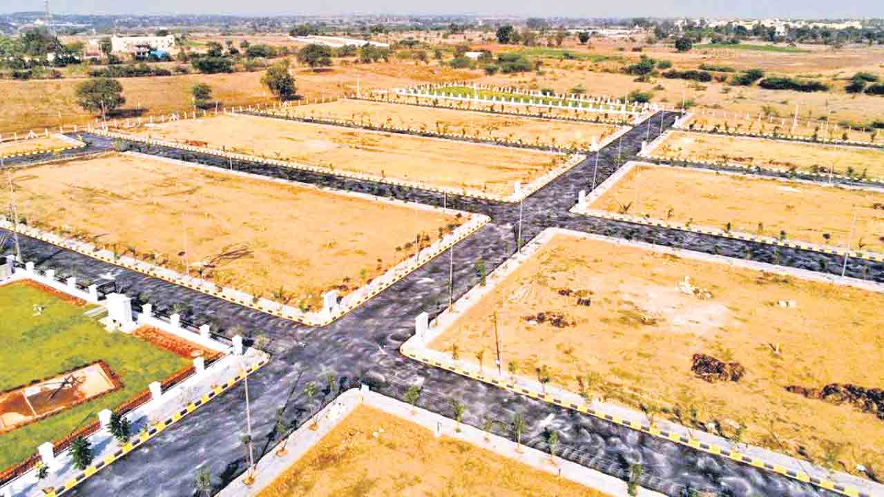 నెలాఖరులోగా ఎల్‌ఆర్‌ఎస్‌ అసాధ్యం