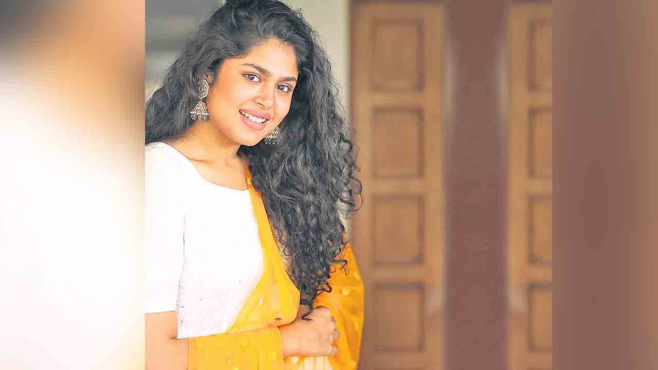 Faria Abdullah | నా దర్శకత్వంలో అలాంటి సినిమాలు చేయాలని ఉంది.. దానికి పదేండ్లయినా పడుతుంది: ఫరియా అబ్దుల్లా