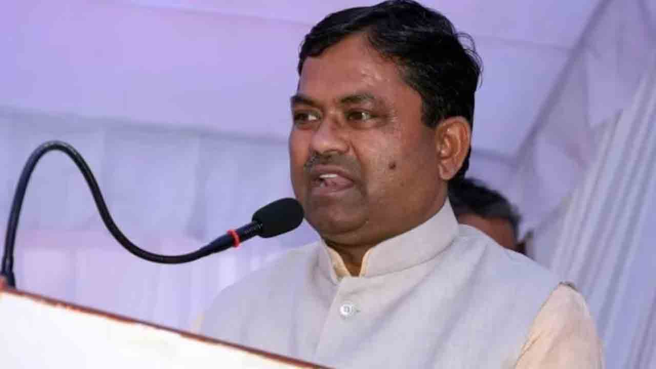 నిర్దోషినని నిరూపించుకున్నాకే పోటీ చేస్తా!