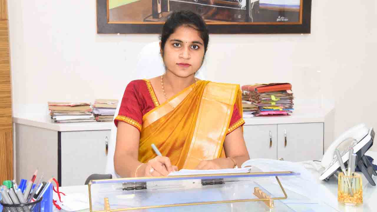 సి-విజిల్‌ యాప్‌ ద్వారా ఫిర్యాదు చేయాలి