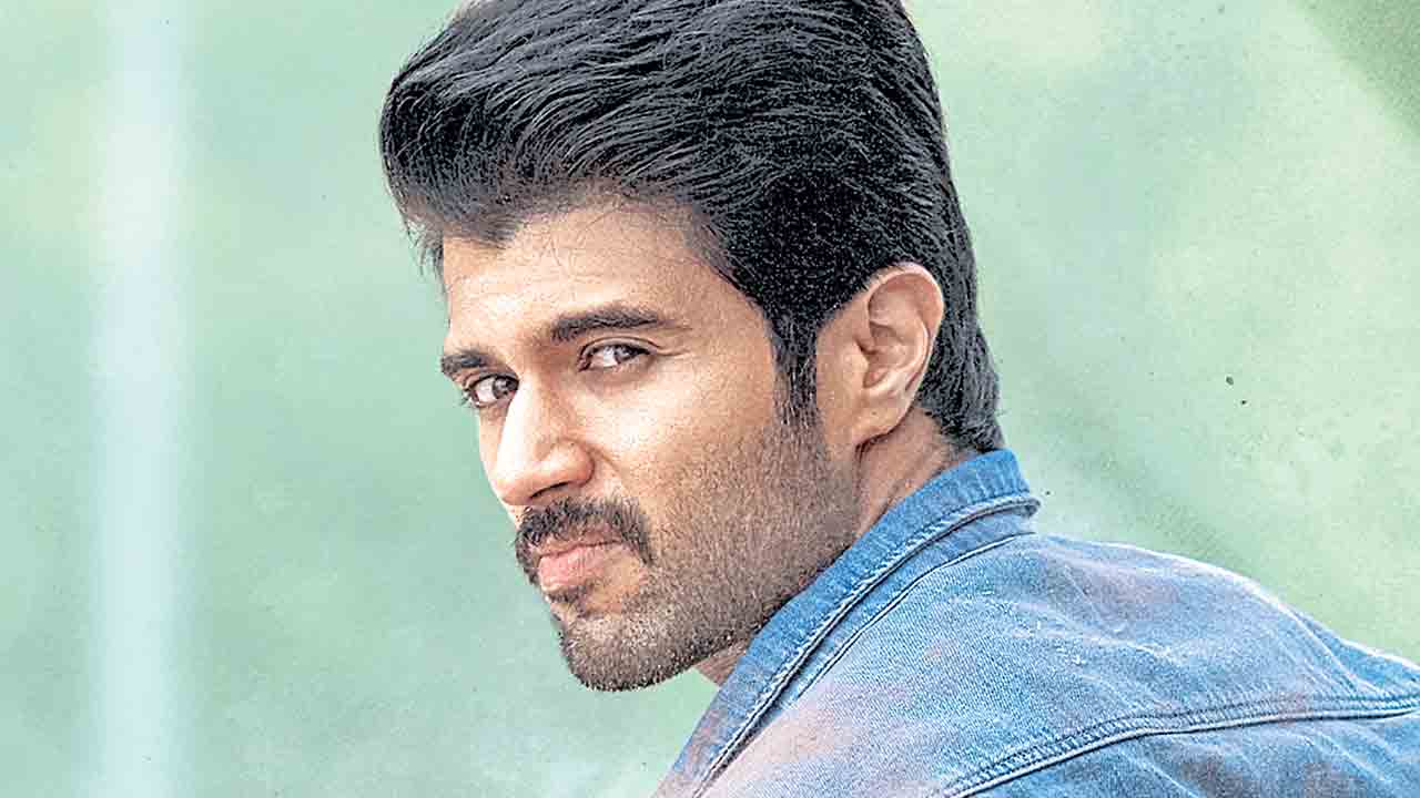 సూపర్‌హిట్‌ సినిమాతో థియేటర్స్‌కి వస్తున్నాం