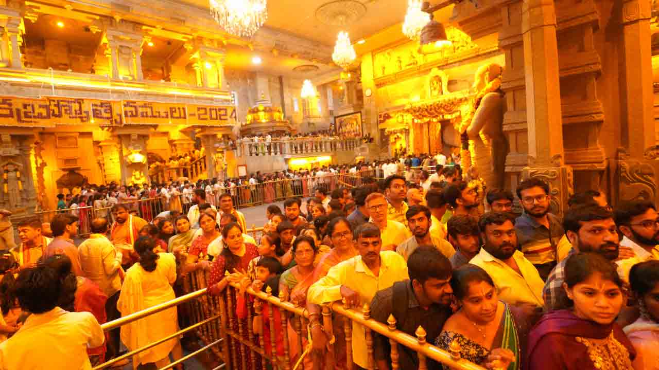 యాదగిరి క్షేత్రం.. భక్తజన సంద్రం