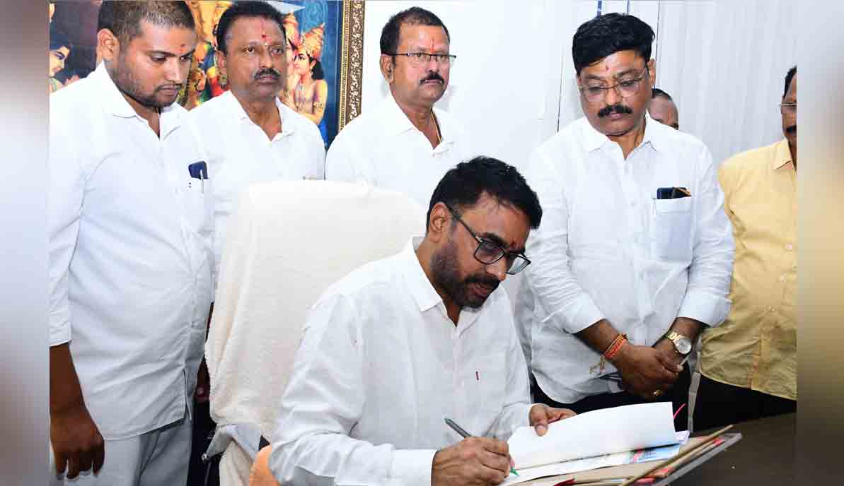 Yadagirigutta | యాదగిరిగుట్ట ఆలయ ఈవోగా భాస్కర్ రావు బాధ్యతల స్వీకరణ