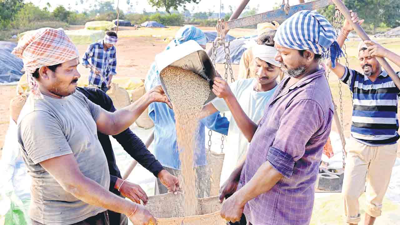 ధాన్యం కొనుగోళ్లకు సర్వం సిద్ధం