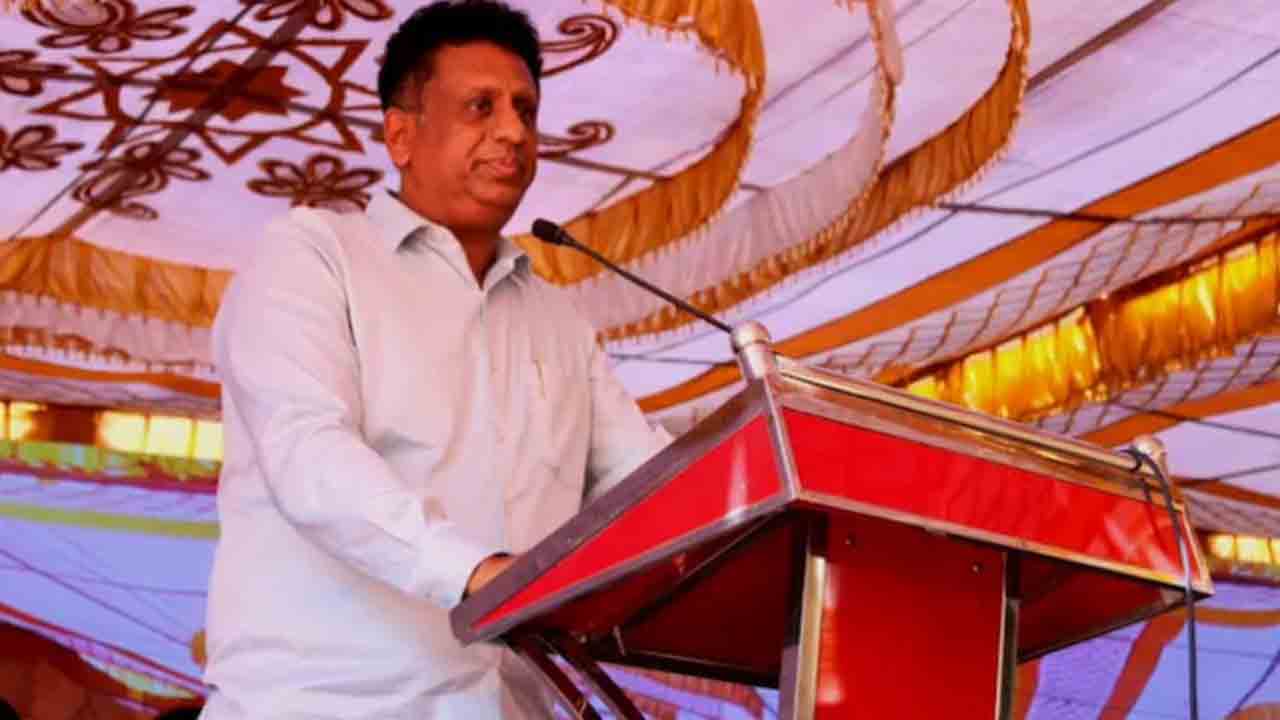 revolt in Karnataka Congress | కర్ణాటక కాంగ్రెస్‌లో అసమ్మతి.. రాజీనామా యోచనలో ఎమ్మెల్యేలు,   ఎమ్మెల్సీలు