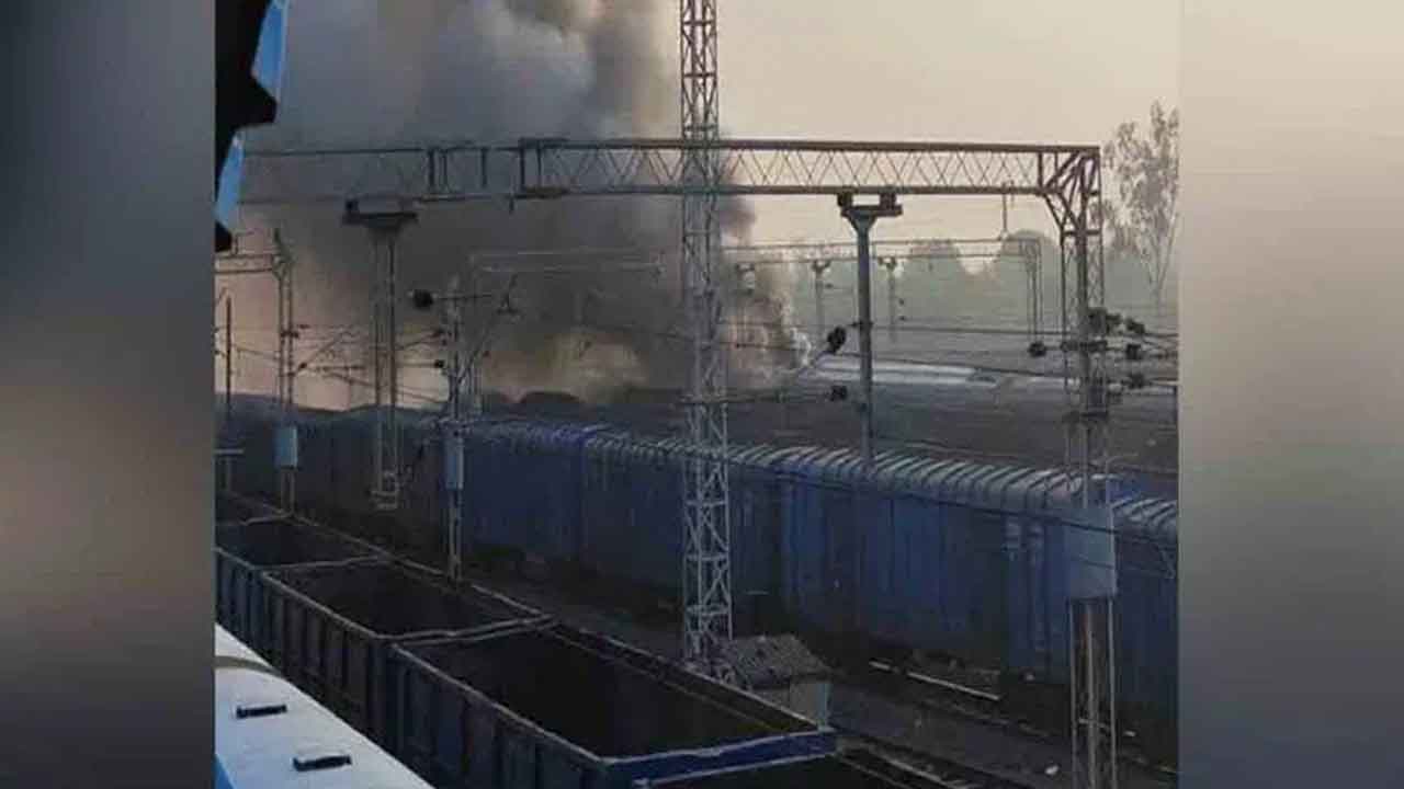 కాజీపేట రైల్వే జంక్షన్‌లో అగ్ని ప్రమాదం