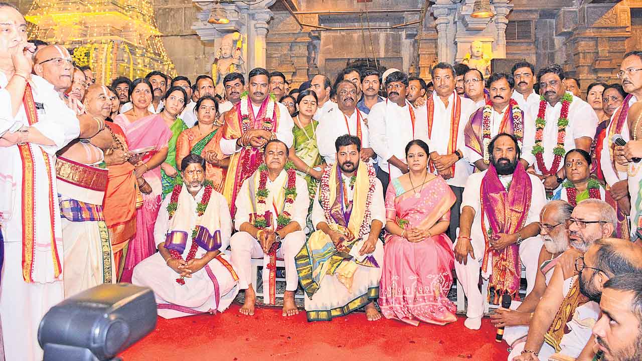 Congress | కాంగ్రెస్‌లో చిన్నపీట చిచ్చు.. గుట్ట ఘటన ఉద్దేశపూర్వకంగానే జరిగినట్టు పార్టీ అధిష్ఠానానికి ఫిర్యాదులు